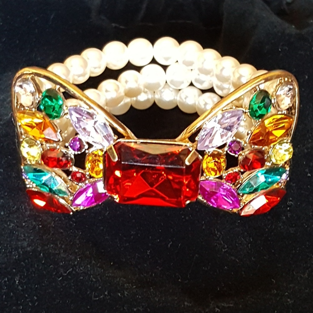 Colorful Bracelet With Pearls.